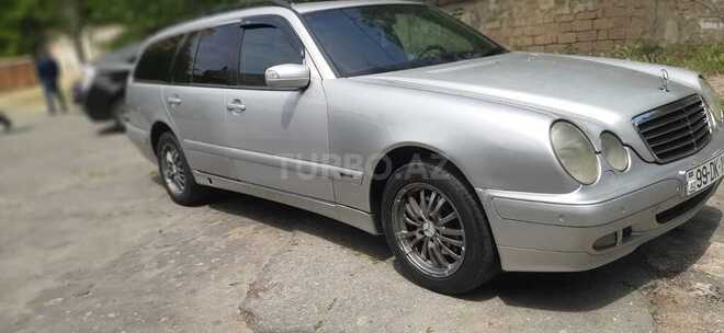 Mercedes E 220 2001, 301,000 km - 2.2 l - Bakı