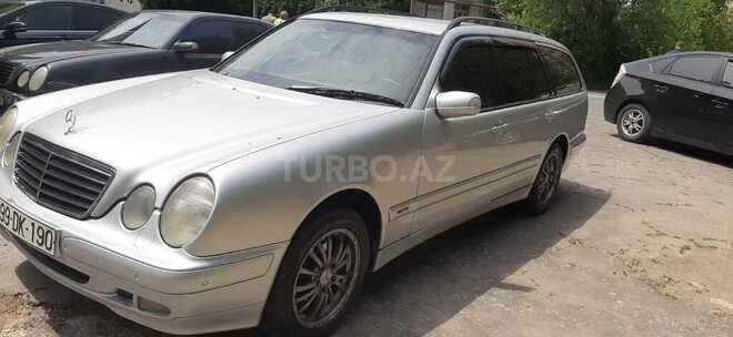Mercedes E 220 2001, 301,000 km - 2.2 l - Bakı