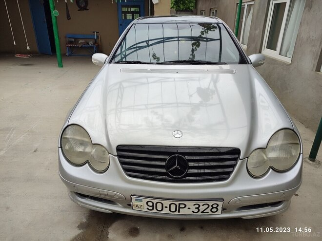 Mercedes C 200 2001, 365,000 km - 2.0 l - Qusar
