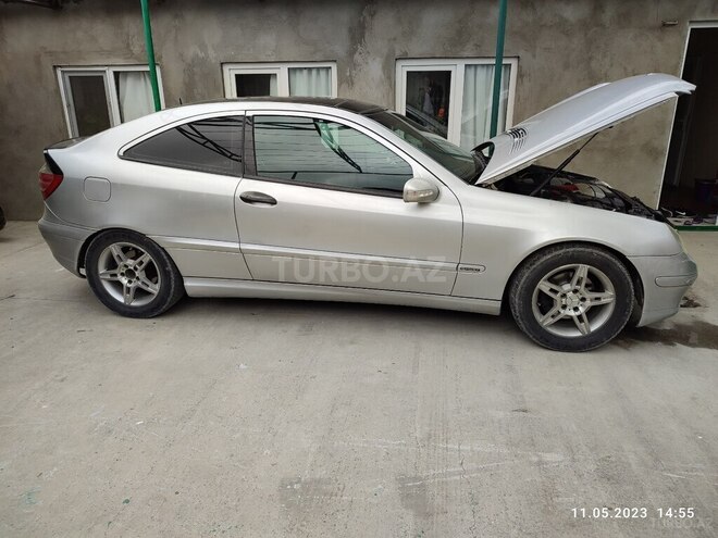 Mercedes C 200 2001, 365,000 km - 2.0 l - Qusar