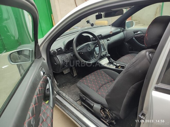 Mercedes C 200 2001, 365,000 km - 2.0 l - Qusar