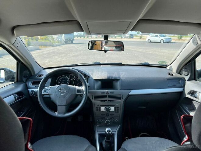 Opel Astra 2005, 272,000 km - 1.4 л - Bakı