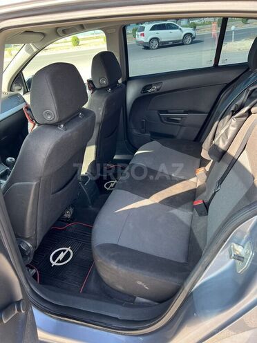 Opel Astra 2005, 272,000 km - 1.4 л - Bakı
