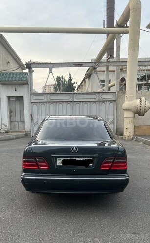 Mercedes E 240 2000, 243,500 km - 2.4 l - Bakı
