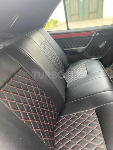 Mercedes E 200 1992, 450,000 km - 2.3 l - Bakı