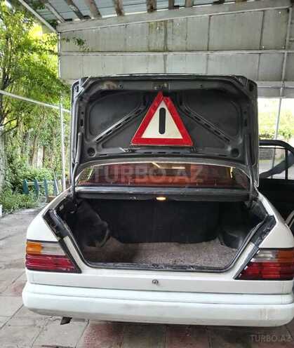 Mercedes E 230 1988, 155,550 km - 2.3 л - İmişli