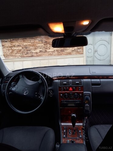 Mercedes E 240 2000, 230,000 km - 2.6 l - Quba