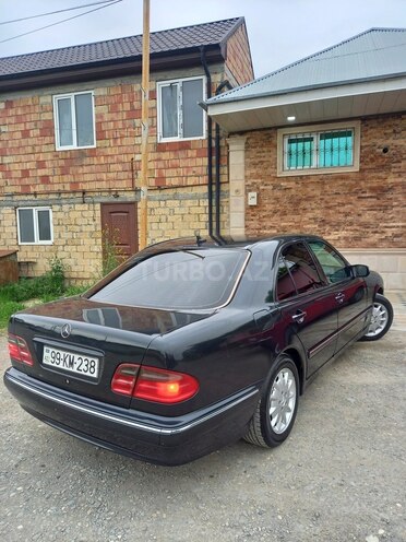 Mercedes E 240 2000, 230,000 km - 2.6 l - Quba