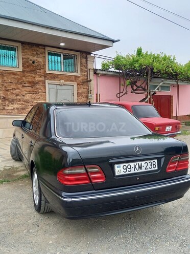 Mercedes E 240 2000, 230,000 km - 2.6 l - Quba