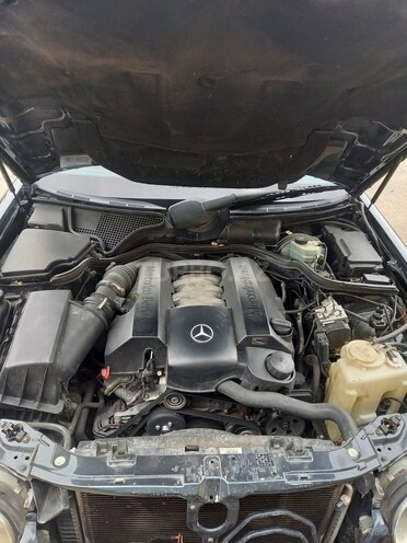Mercedes E 240 2000, 230,000 km - 2.6 l - Quba