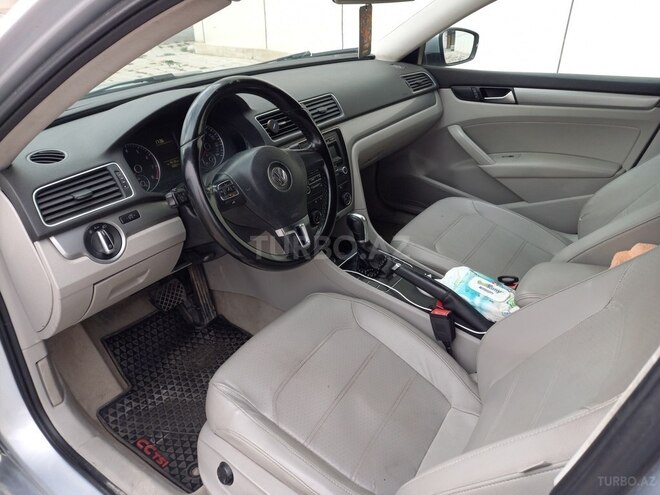 Volkswagen Passat 2014, 268,215 km - 1.8 l - Bakı