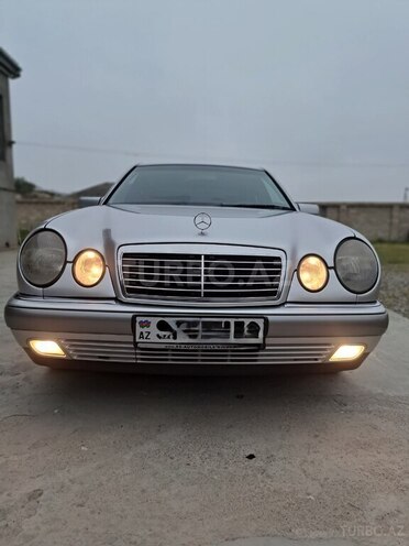 Mercedes E 240 1998, 217,000 km - 2.4 l - Siyəzən