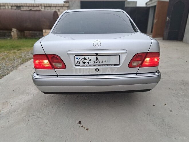 Mercedes E 240 1998, 217,000 km - 2.4 l - Siyəzən