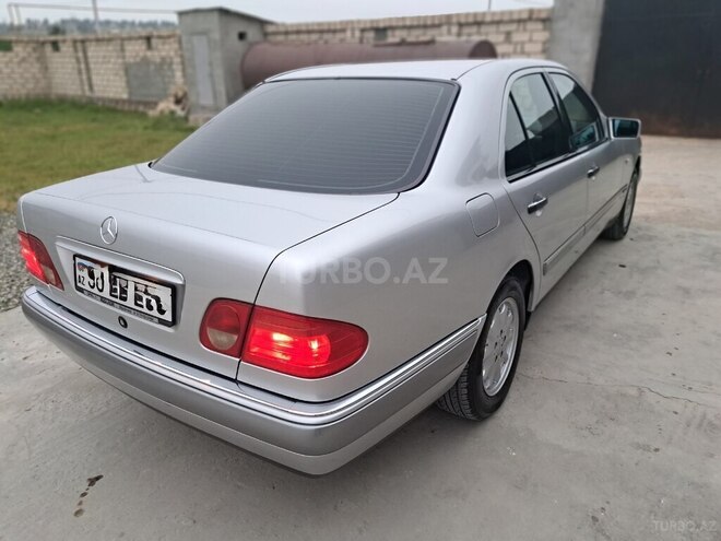 Mercedes E 240 1998, 217,000 km - 2.4 l - Siyəzən