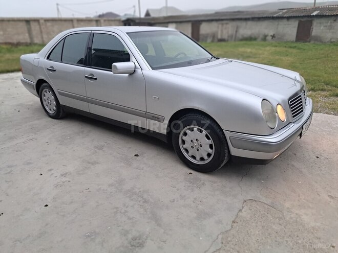 Mercedes E 240 1998, 217,000 km - 2.4 l - Siyəzən