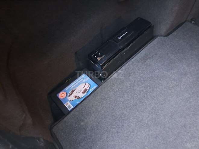 Mercedes E 240 1998, 217,000 km - 2.4 l - Siyəzən