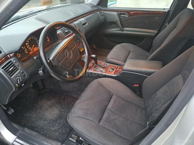 Mercedes E 240 1998, 217,000 km - 2.4 l - Siyəzən