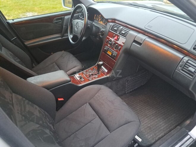 Mercedes E 240 1998, 217,000 km - 2.4 l - Siyəzən