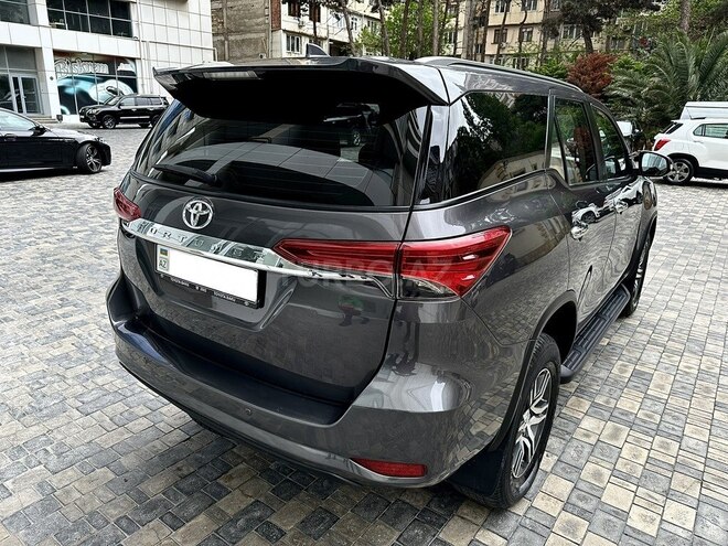 Toyota Fortuner 2017, 101,000 km - 2.7 l - Bakı