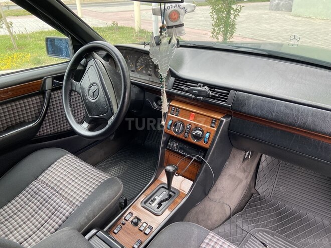 Mercedes E 280 1995, 250,000 km - 2.8 l - Bakı