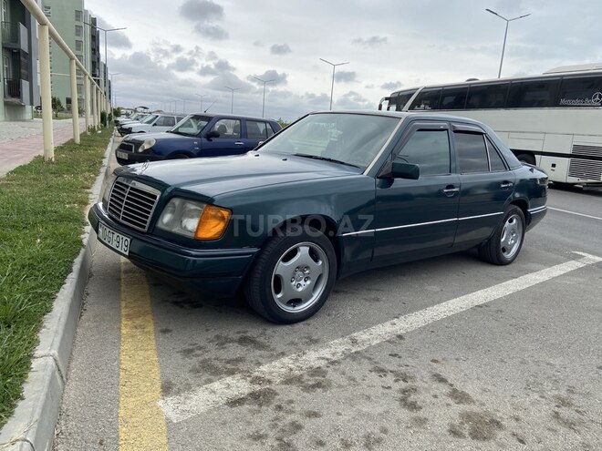 Mercedes E 280 1995, 250,000 km - 2.8 l - Bakı