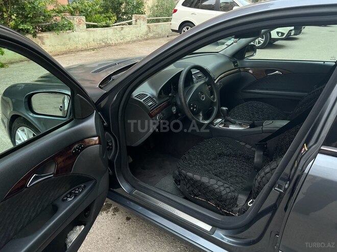 Mercedes E 220 2005, 378,000 km - 2.2 l - Bakı