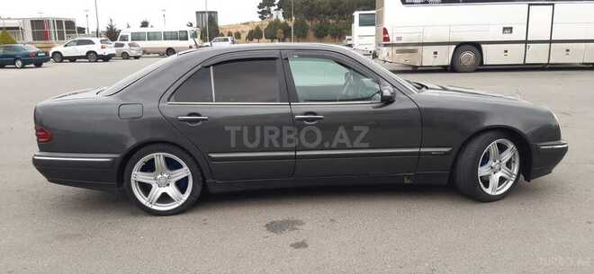 Mercedes E 220 2000, 360,000 km - 2.2 l - Bakı