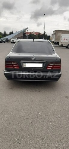 Mercedes E 220 2000, 360,000 km - 2.2 l - Bakı