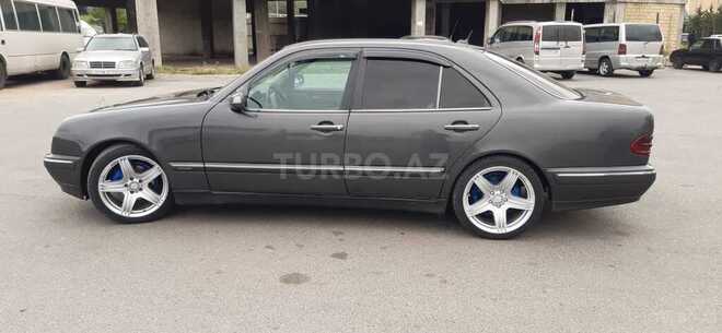 Mercedes E 220 2000, 360,000 km - 2.2 l - Bakı