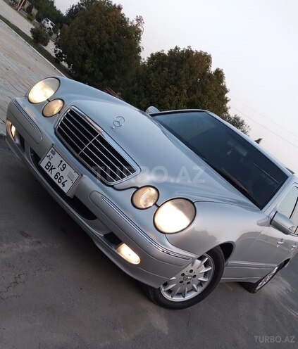 Mercedes E 240 2000, 303,419 km - 2.4 л - Füzuli