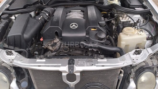 Mercedes E 240 2000, 303,419 km - 2.4 л - Füzuli