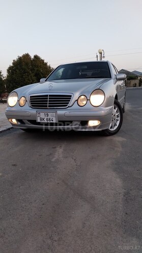 Mercedes E 240 2000, 303,419 km - 2.4 л - Füzuli