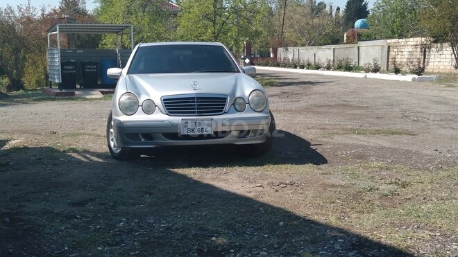 Mercedes E 240 2000, 303,419 km - 2.4 л - Füzuli