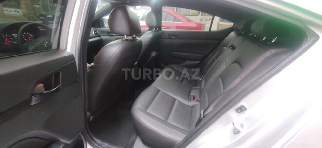 Hyundai Elantra 2018, 93,342 km - 1.6 l - Bakı