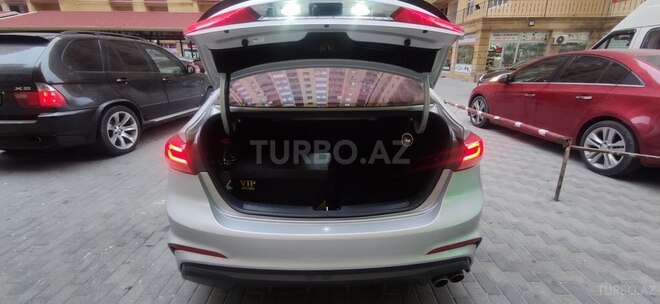 Hyundai Elantra 2018, 93,342 km - 1.6 l - Bakı