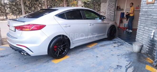 Hyundai Elantra 2018, 93,342 km - 1.6 l - Bakı