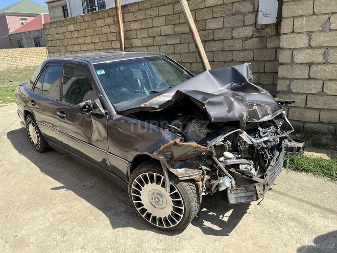 Mercedes E 220 1993, 350,000 km - 2.2 l - Bakı