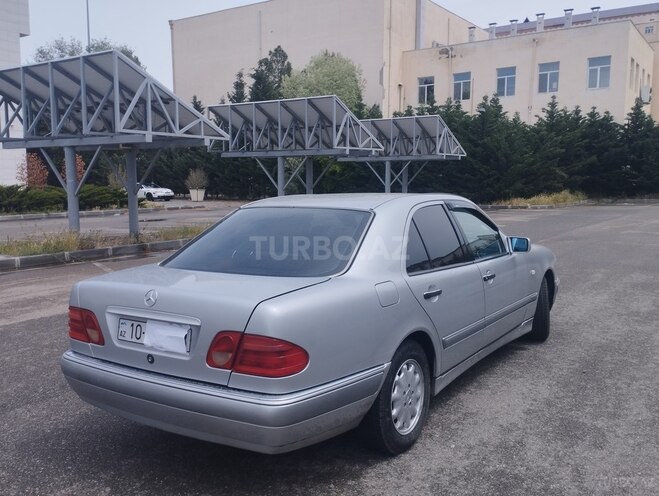 Mercedes E 230 1996, 256,000 km - 2.3 л - Xırdalan