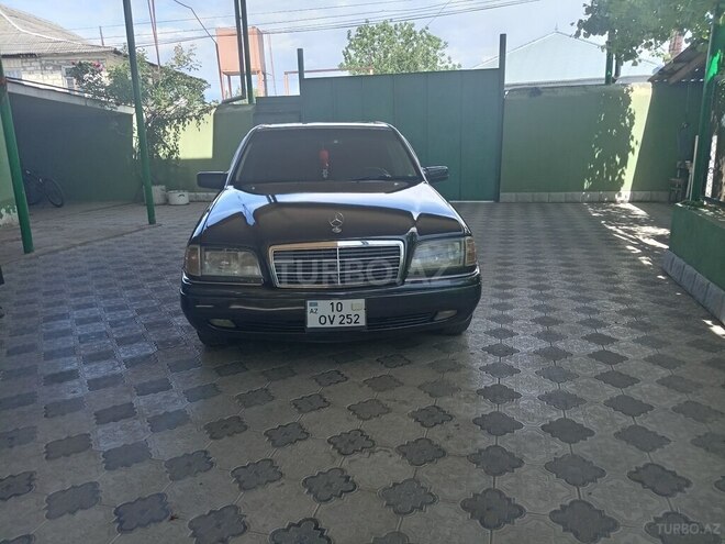 Mercedes C 220 1995, 280,000 km - 2.2 л - Qazax