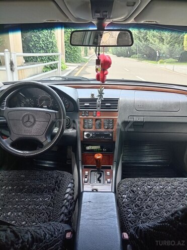 Mercedes C 220 1995, 280,000 km - 2.2 л - Qazax