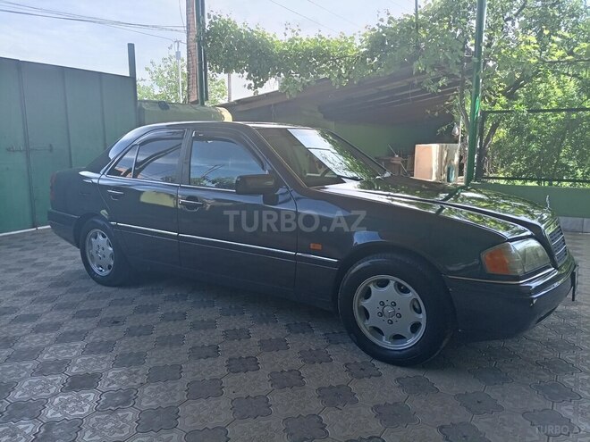 Mercedes C 220 1995, 280,000 km - 2.2 л - Qazax