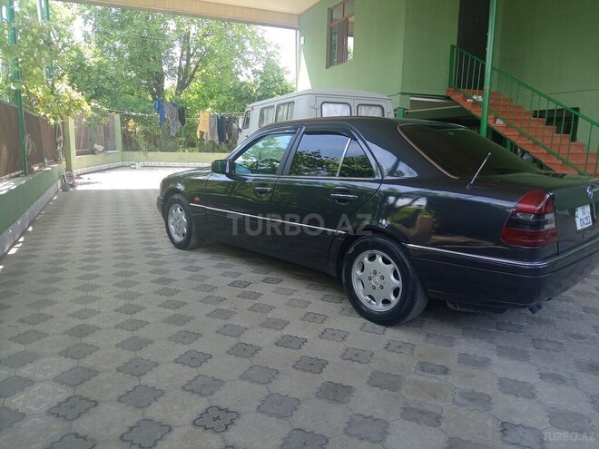Mercedes C 220 1995, 280,000 km - 2.2 л - Qazax