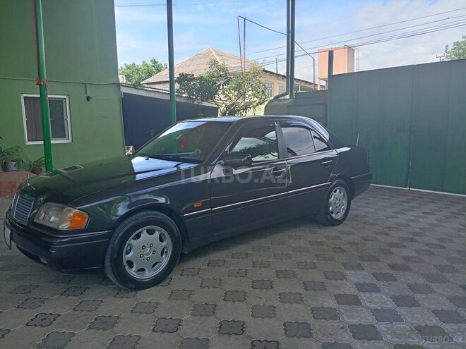 Mercedes C 220 1995, 280,000 km - 2.2 л - Qazax