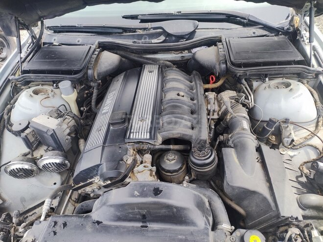 BMW 528 1996, 500,000 km - 2.8 l - Sumqayıt