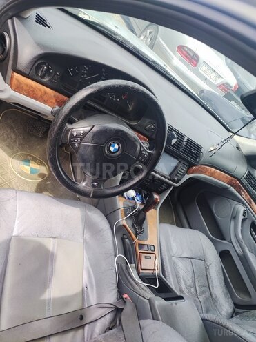 BMW 528 1996, 500,000 km - 2.8 l - Sumqayıt