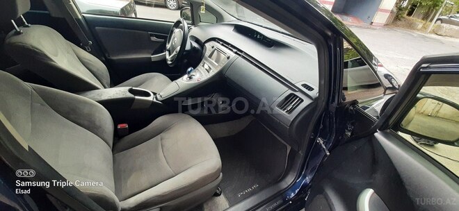 Toyota Prius 2013, 195,000 km - 1.8 л - Bakı