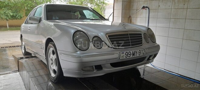 Mercedes E 280 2001, 320,000 km - 2.8 л - Biləsuvar