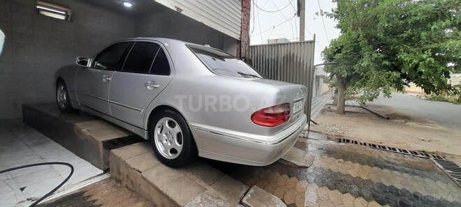 Mercedes E 280 2001, 320,000 km - 2.8 л - Biləsuvar