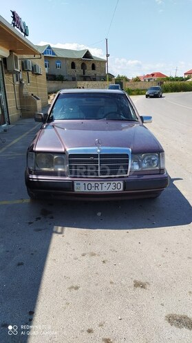 Mercedes E 250 1992, 200,000 km - 2.5 l - Bakı
