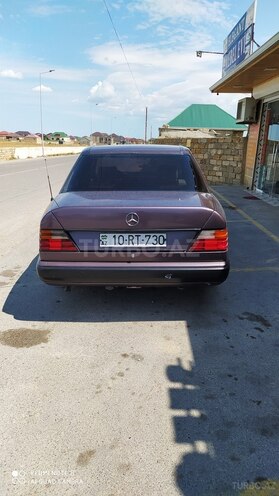 Mercedes E 250 1992, 200,000 km - 2.5 l - Bakı